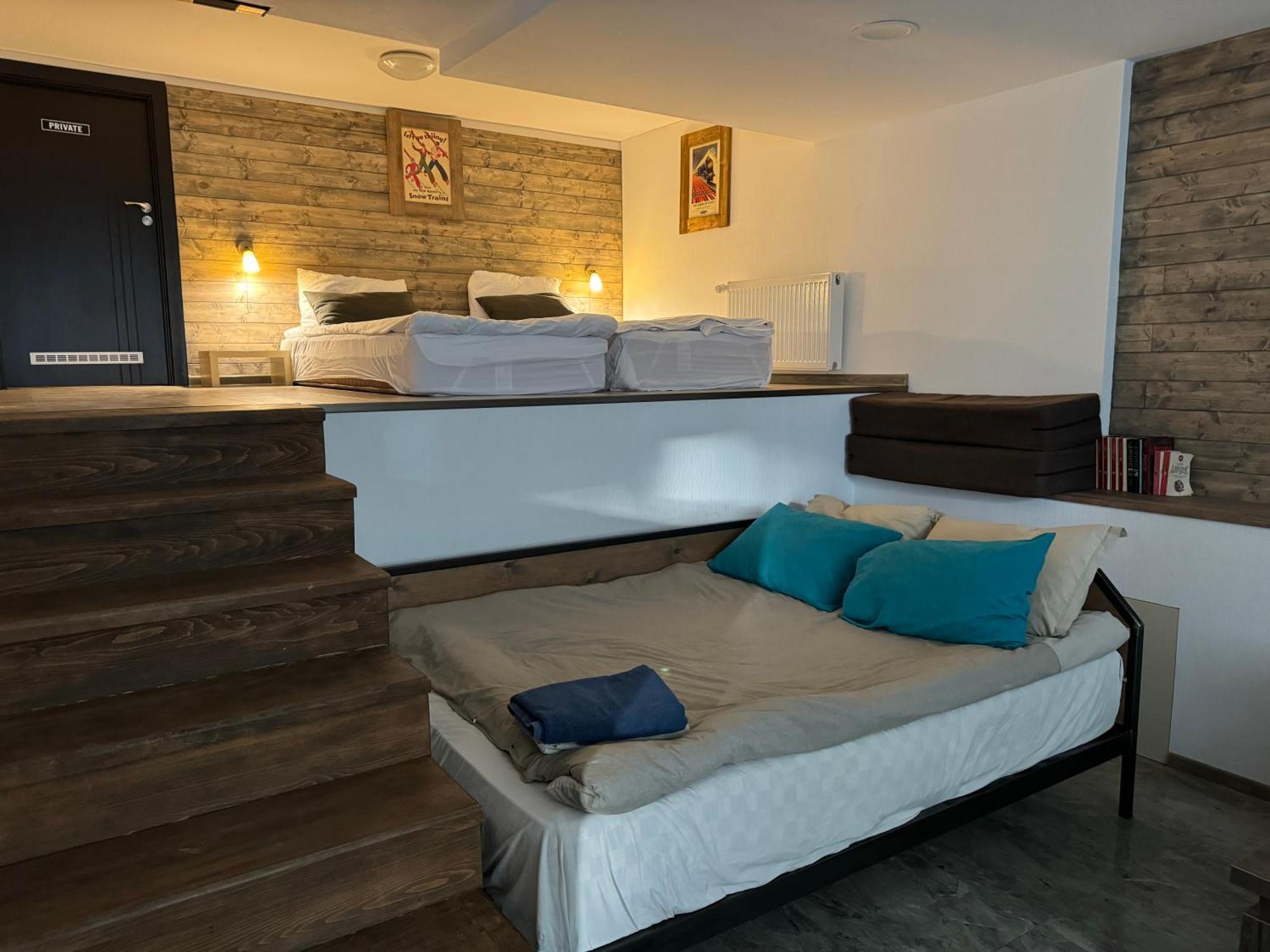 Mountain Cricket Chalets And Apartments กูเดาริ ภายนอก รูปภาพ